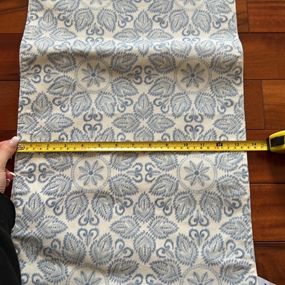 House & Garden Table Runner - Picture 6 of 6